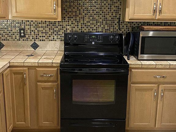 5th image of 5065 W Sweetwater Ave