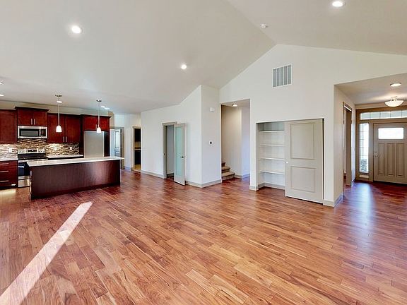 4th image of 8619 Ayer St SE
