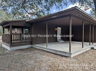 2152 Lovers Ln #B, Grand Ridge, FL 32442