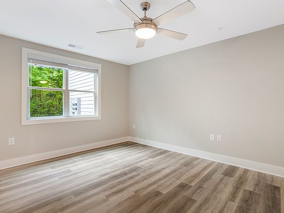 5th image of 303 Linwood St #11206171