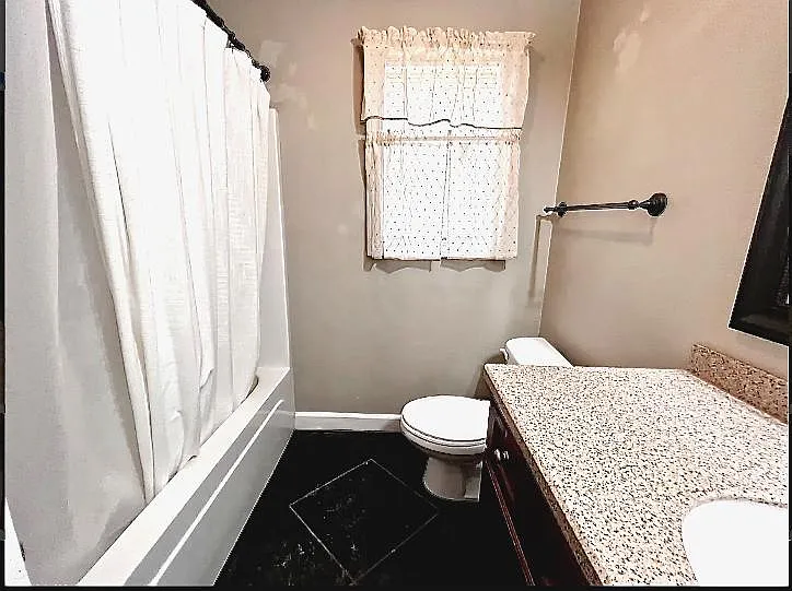 4821 Ocean Dr — Photo 12