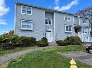 33 Carriage Dr #33, Milford, CT 06460