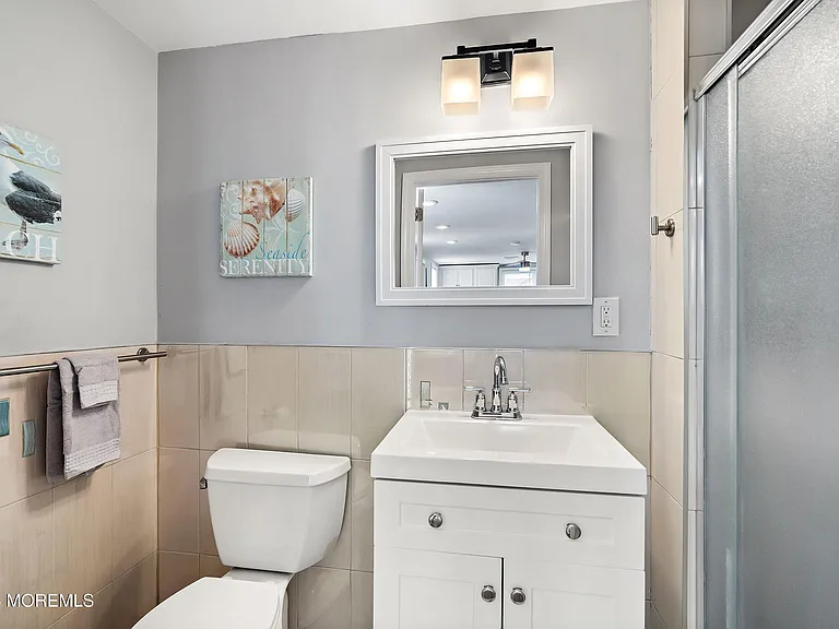 212 Randall Ave — Photo 13