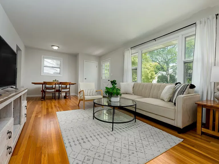 1314 Campbell Ave — Photo 6