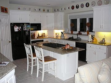 Kitchen with Granite