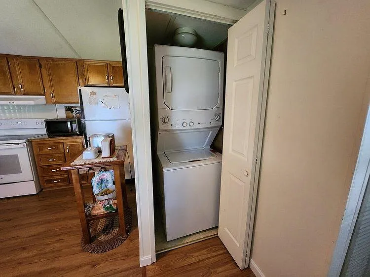 21 Karen St #21 — Photo 7