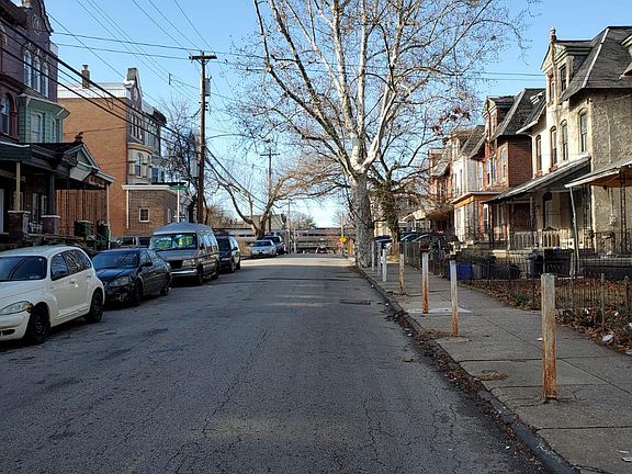 2nd image of 1805 W Ontario St