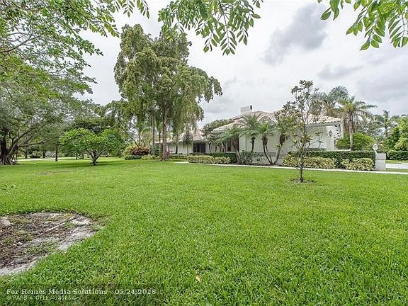 3rd image of 7711 Ventura Ln