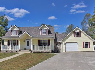 572 Watters Ridge Rd, Whitley City, KY 42653