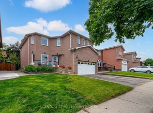 61 Castlehill Rd, Brampton, ON L6X4C9
