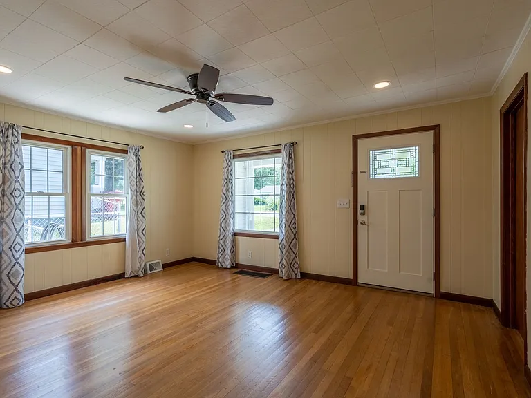 1306 E Chilhowie Ave — Photo 7