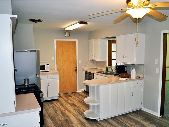 5th image of 6572 Royalwood Rd