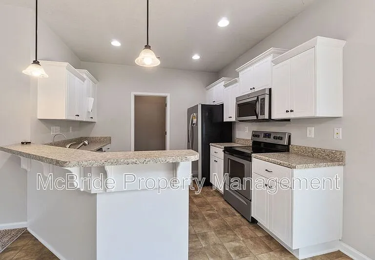 857 Westlawn Dr — Photo 10