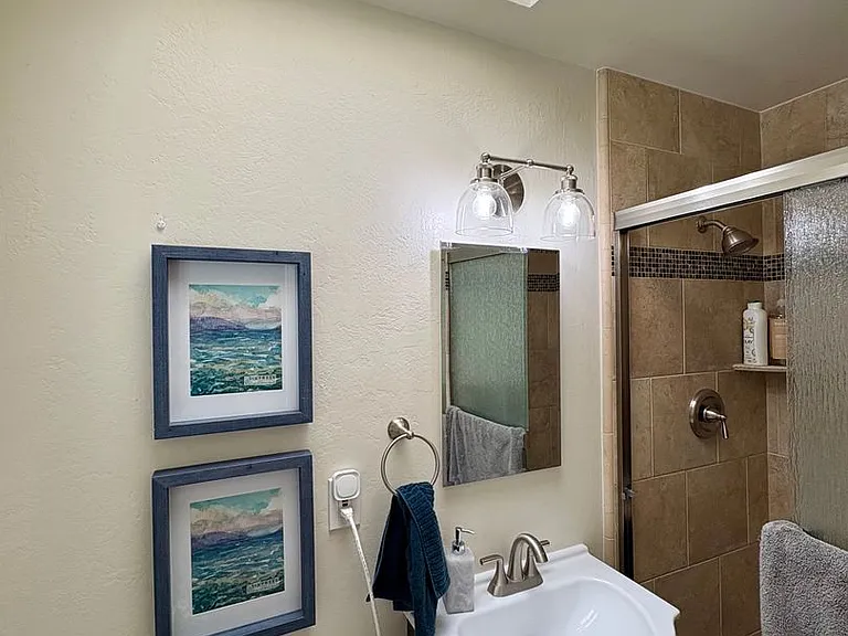 1190 Arlington Ln — Photo 11