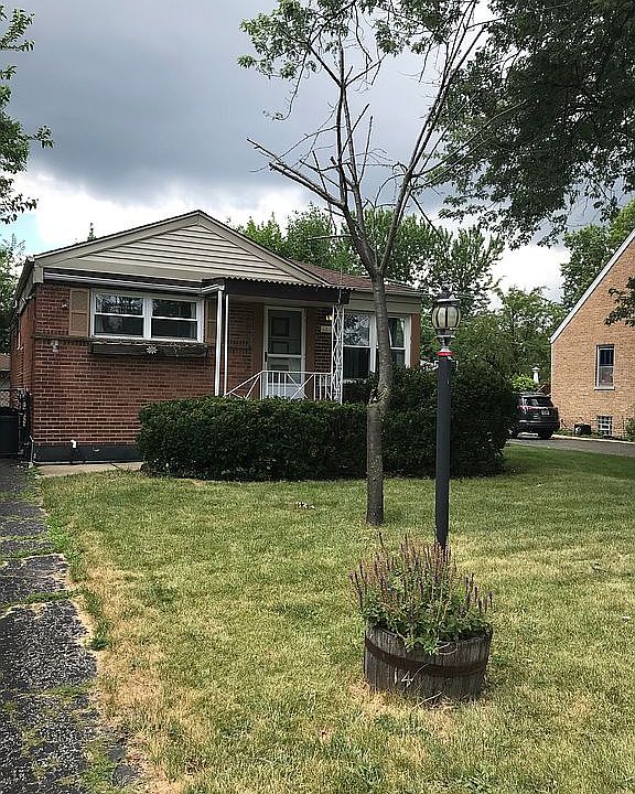 1st image of 1418 N Maple Ave