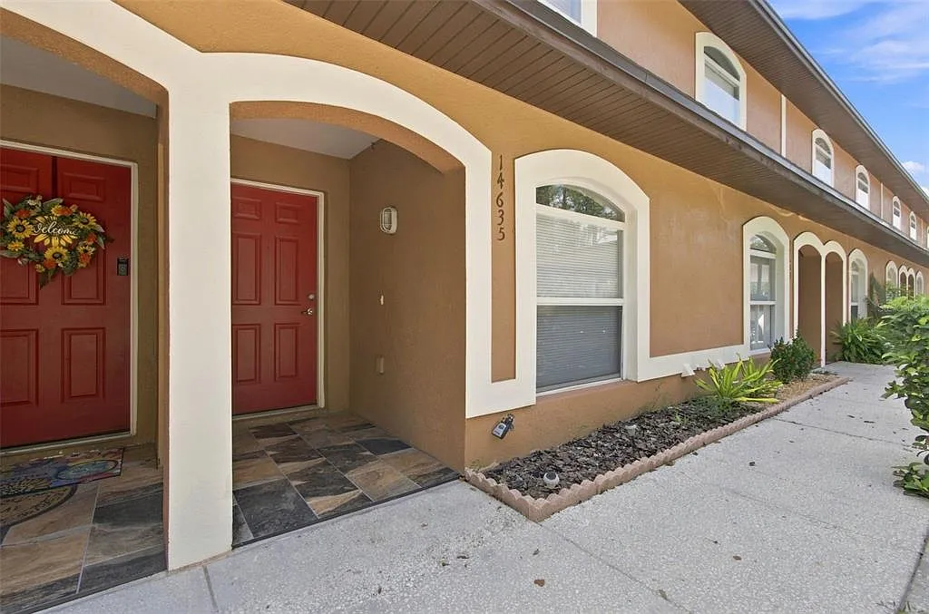 2 bed, 2.5 bath, 1475 sqft, $2,100 — Photo 3