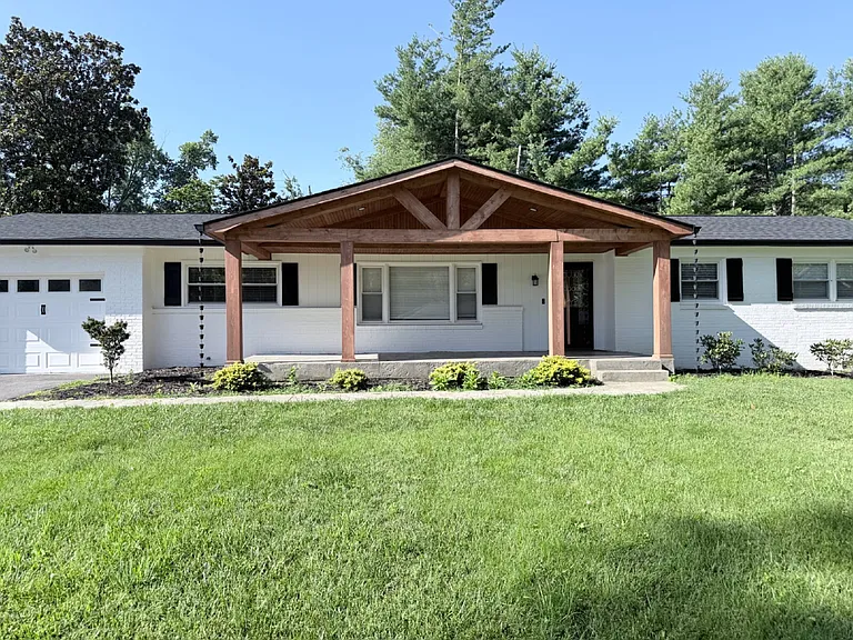 18 Carjen Ave — Photo 5