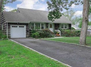 230 3rd Ave, Saint James, NY 11780