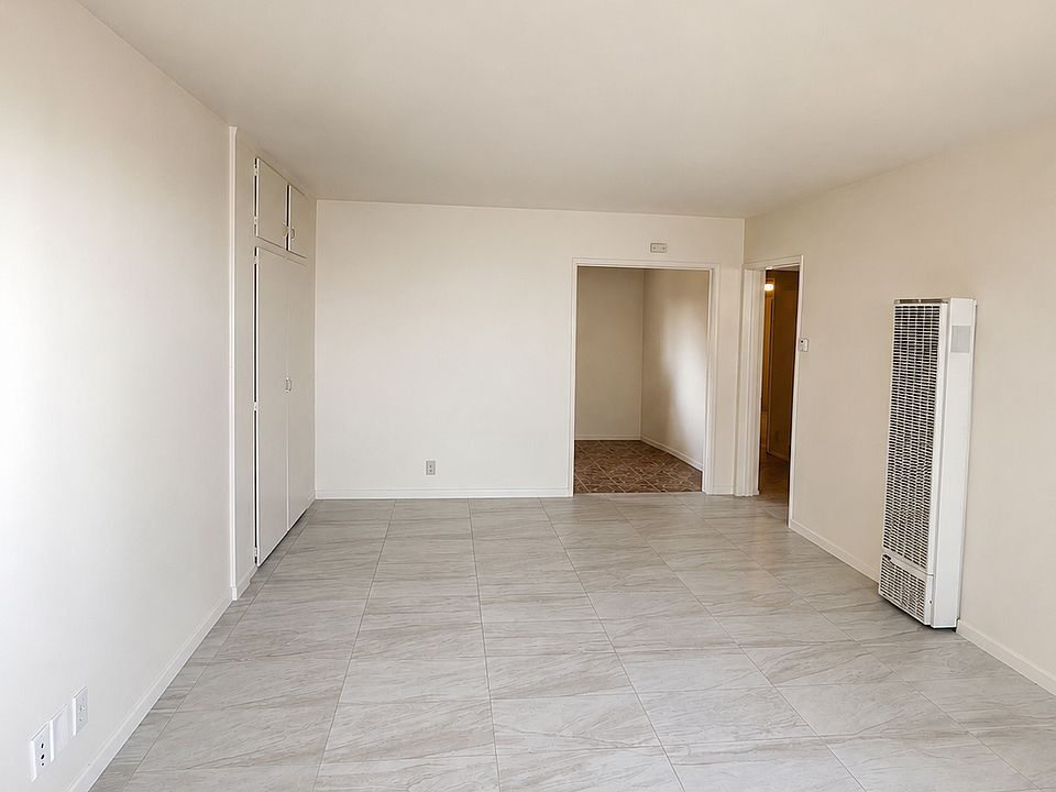 1st image of 6515 S Victoria Ave APT 3