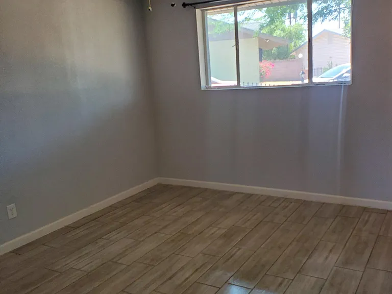 3020 N 54th Ln — Photo 11