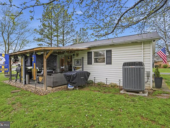 5th image of 65 S Hummingbird St
