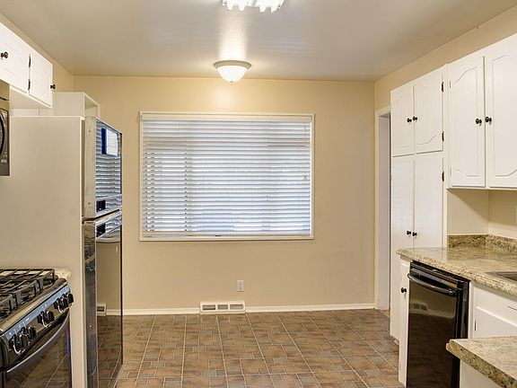 5th image of 6504 Ponderosa Ave NE