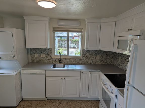 4th image of 1914 Worrington St Unit B