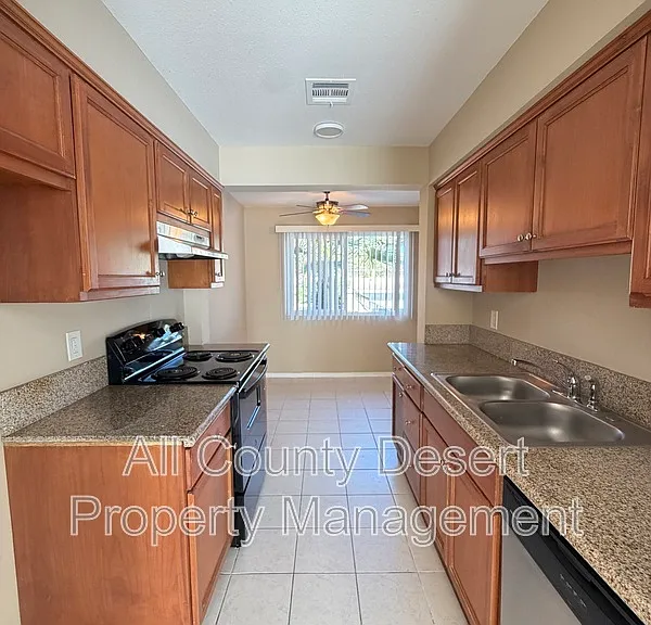 69180 Victoria Dr #8 — Photo 5