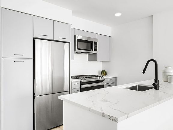 3rd image of 1101 President St APT 706