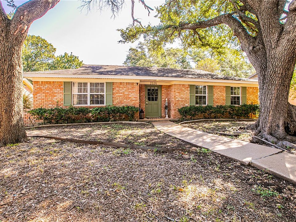 1st image of 2325 Lake Air Dr