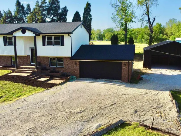 6888 Oak Grove Rd, Newburgh, IN 47630