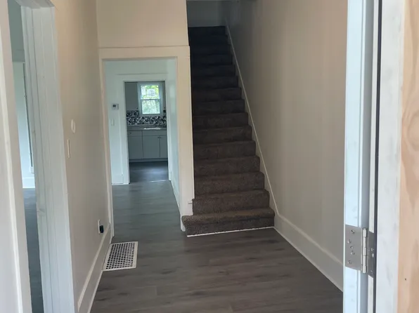 460 S Walnut St, Ravenna, OH 44266