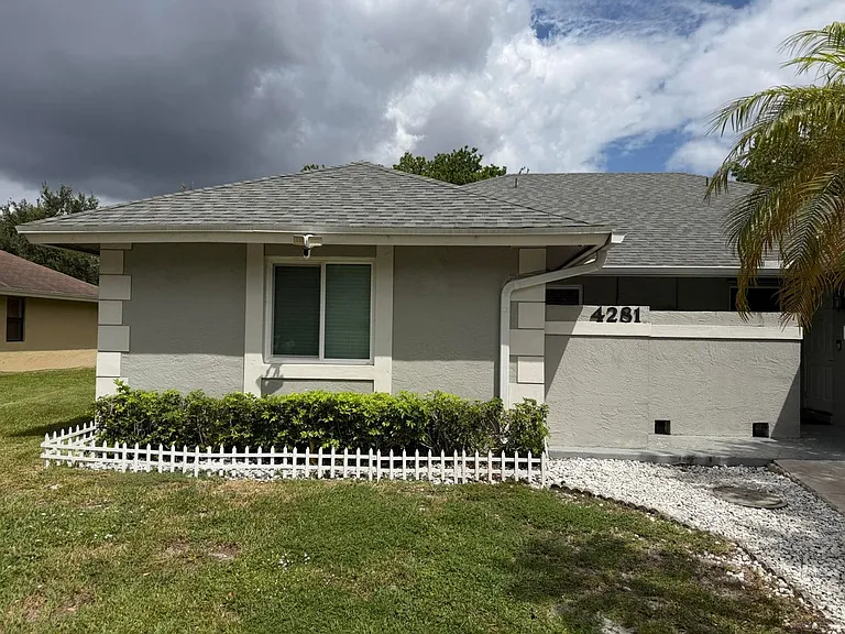 4281 NW 120th Ln — Photo 1