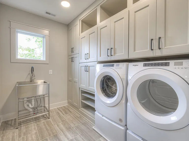 821 Acklen Ave — Photo 25