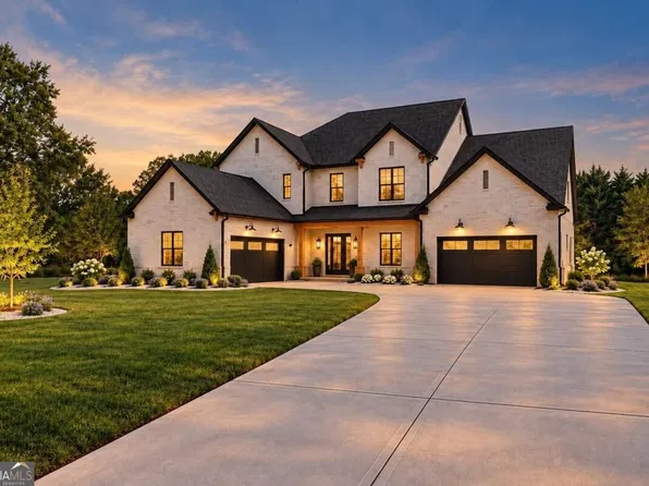 1752 Lee Peters Rd, Loganville, GA 30052