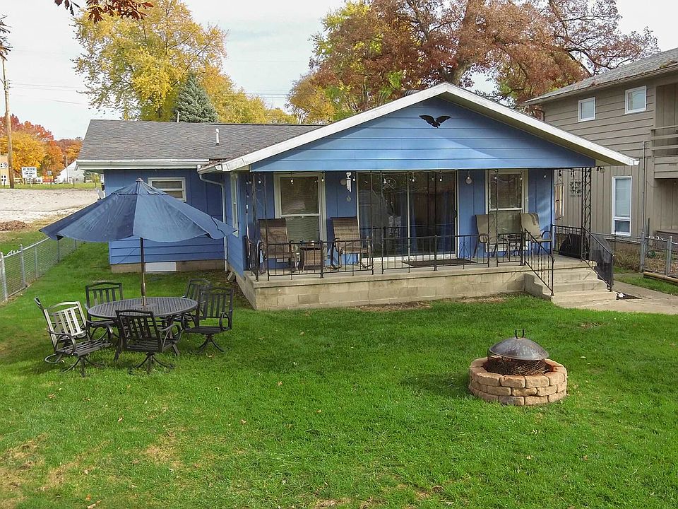 1st image of 12236 N Upper Lakeshore Dr