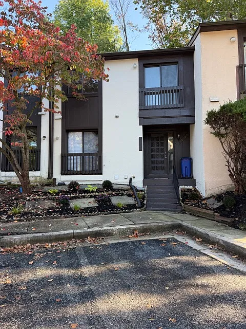 4 bed, 3.5 bath, 1450 sqft, $3,100 — Photo 2
