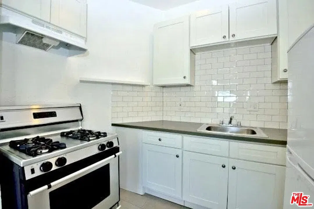 Studio, 1.0 bath, 600 sqft, $2,150 — Photo 3