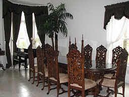 Formal dining big enough for Family gatherings 