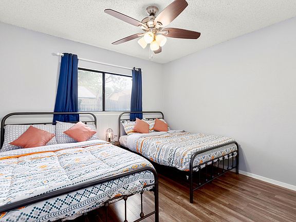 3rd image of 6735 Country Field Dr
