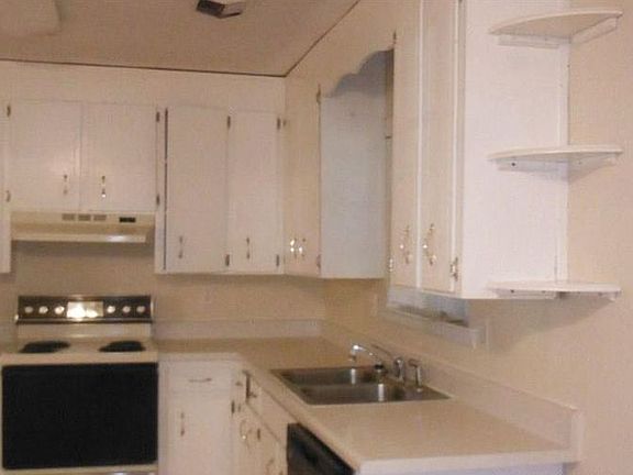 4th image of 415 Corrydale Dr