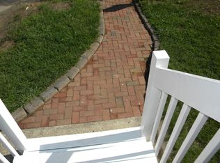 16 Hilltop Blvd, Keyport, NJ 07735