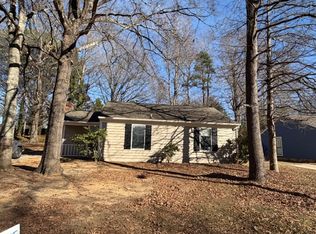 6827 Delta Lake Dr, Charlotte, NC 28215