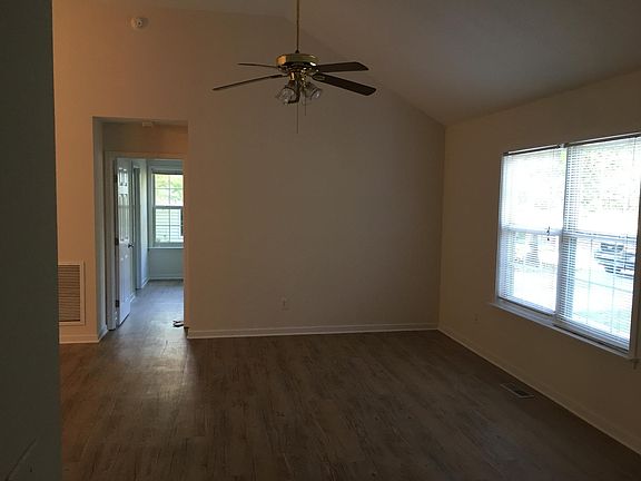 4th image of 1003 Haymarket Ln