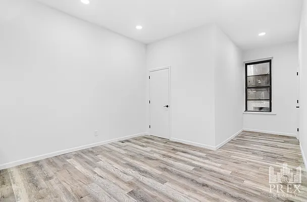 Rented by R New York | media 2