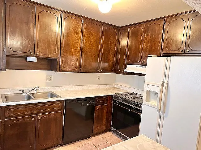 2128 S 11th Ave — Photo 7