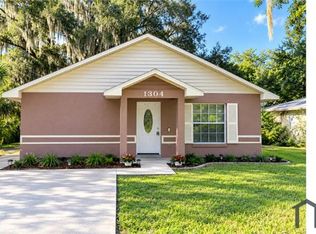 1304 E Young St, Plant City, FL 33563