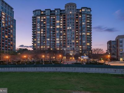 8220 Crestwood Heights Dr APT 807, Mc Lean, VA, 22102