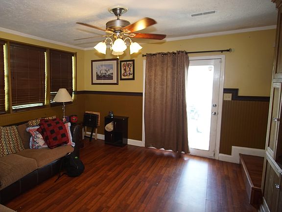 3rd image of 2631 Cecil Ave