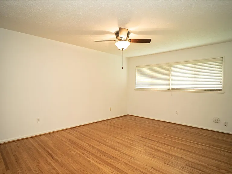 4522 Briarbend Dr — Photo 10